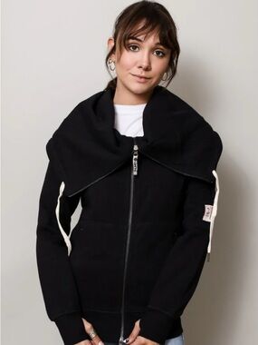 Thumb United Casey black Zip Hoodie Jacket